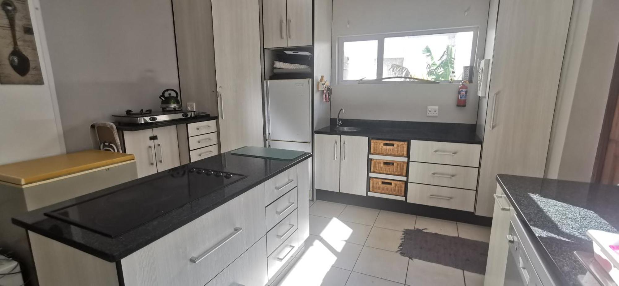 The Coelacanth Guest House And Beach Thyme Self Catering Kiddʼs Beach Eksteriør billede